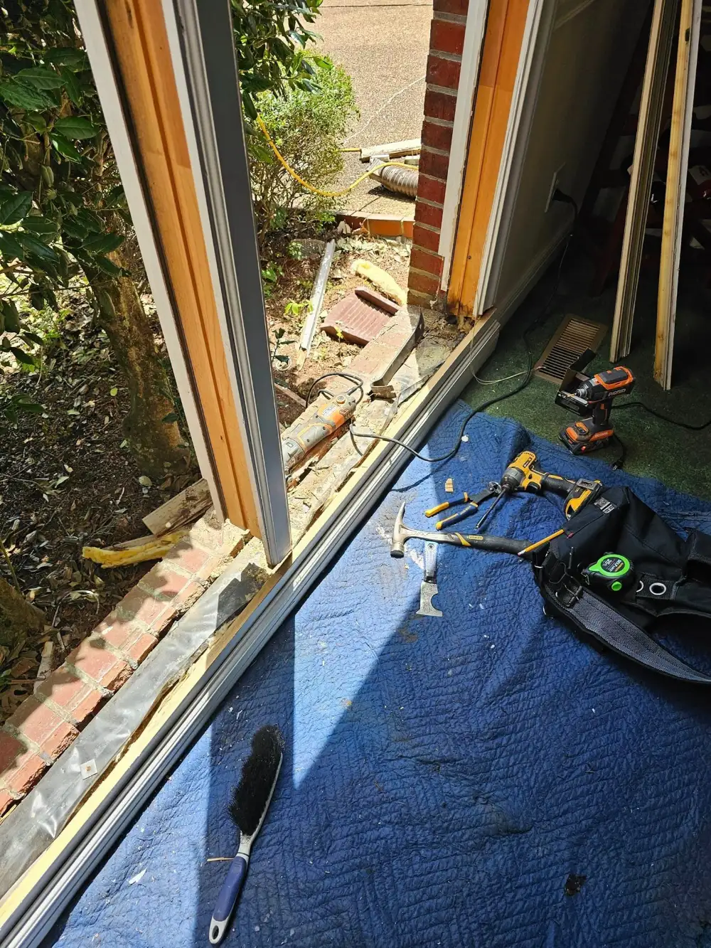 window installation contractor
